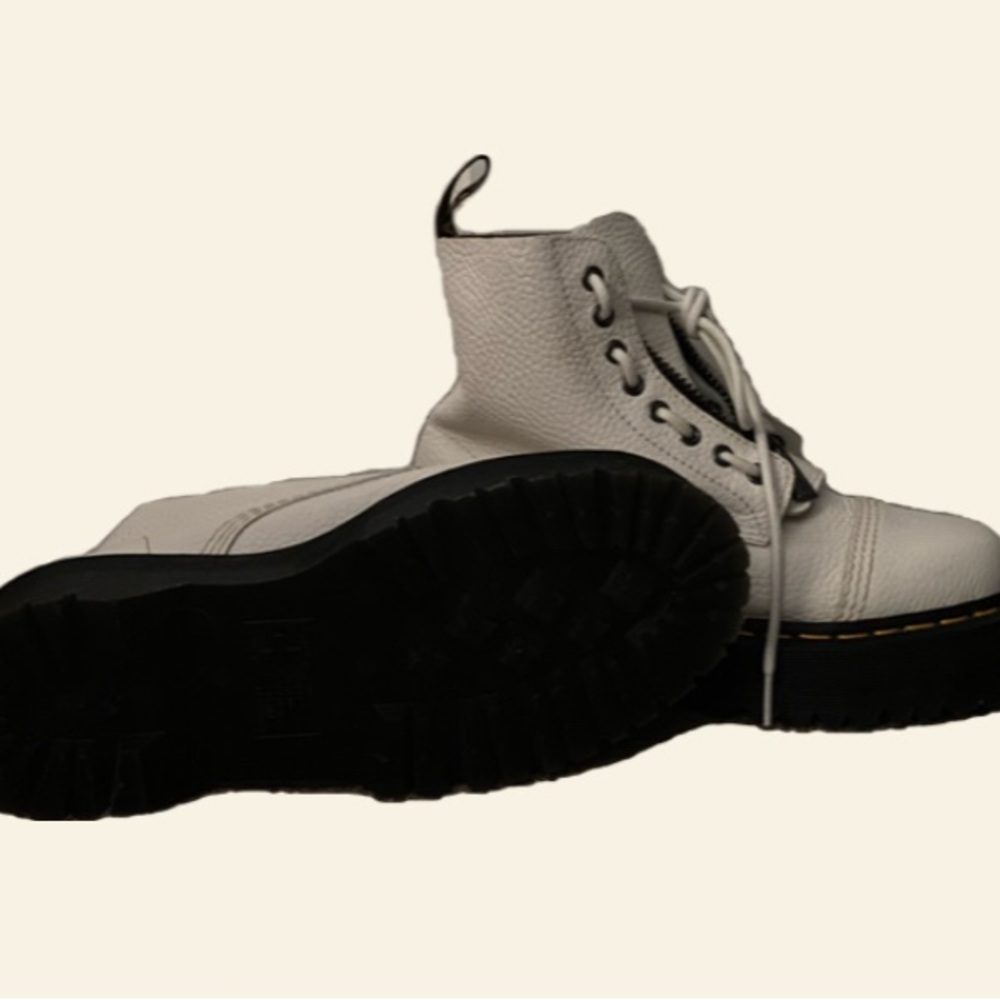 White Docs - Picture 3 of 3